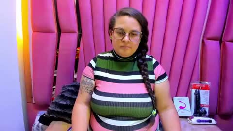 sara_thonson_ online show from 26, 6, 2026