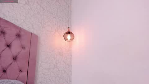 Sara  online show from 7, 4, 2026