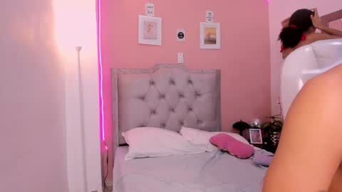 Snapshot of saraandstiven chatting on 7, 12, 2024 Sara And Stiven online show from 7, 12, 2024