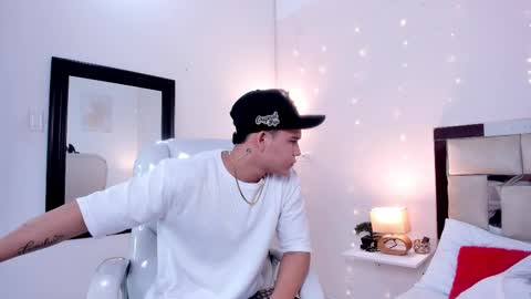 Snapshot of saraandstiven chatting on 7, 3, 2025 Sara And Stiven online show from 7, 3, 2025