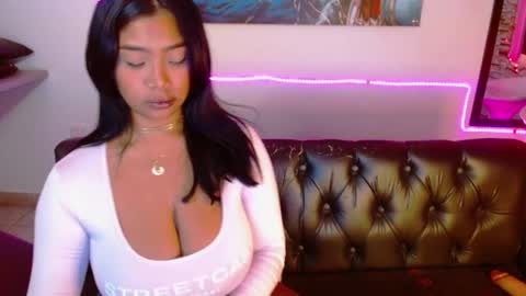 SARAHGIL online show from 15, 1, 2025