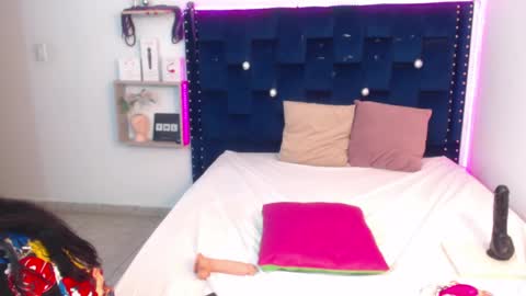 SARAHGIL online show from 29, 1, 2025