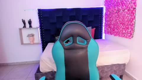 SARAHGIL online show from 23, 10, 2025