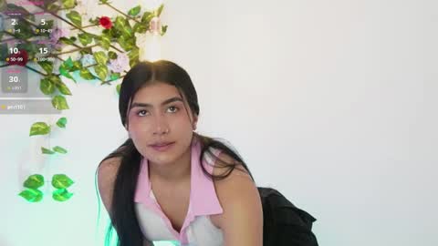 Snapshot of sarabow chatting on 22, 10, 2025 Sara online show from 22, 10, 2025