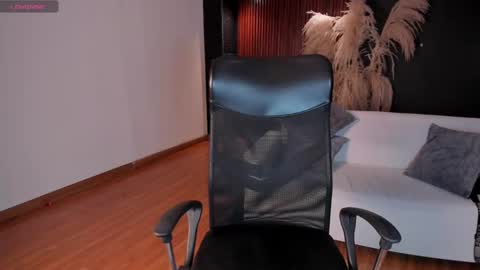 Sara  Everyday From 1430 to 2130 Col Time online show from 5, 2, 2025