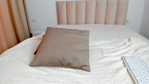 saradiamond01 online show from 26, 1, 2025