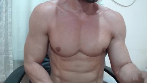 saradorj92 online show from 1, 12, 2025