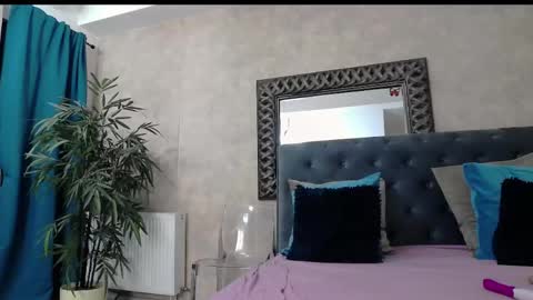 Snapshot of saraelise chatting on 6, 5, 2026 saraelise online show from 6, 5, 2026