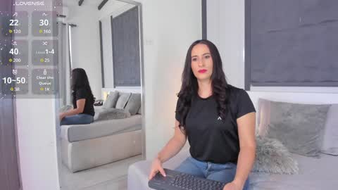  Sara Gomez  online show from 10, 1, 2025