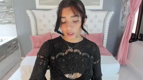 Snapshot of sarah_curtis chatting on 7, 3, 2025 Sarah online show from 7, 3, 2025