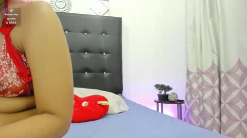 sarah_lowee online show from 16, 9, 2025