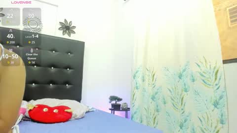 sarah_lowee online show from 25, 9, 2025