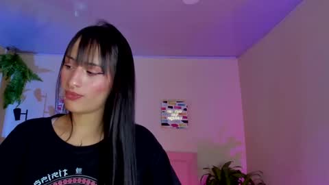 Sarah Ramirez online show from 8, 3, 2025