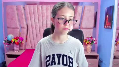 Sarah online show from 7, 10, 2025