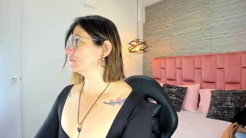 Snapshot of sarahdeyvis chatting on 15, 9, 2025 Sarah Deyvis online show from 15, 9, 2025