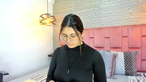 Snapshot of sarahdeyvis chatting on 8, 10, 2025 Sarah Deyvis online show from 8, 10, 2025