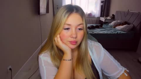 Snapshot of sarahmils chatting on 16, 7, 2026 Sarah online show from 16, 7, 2026