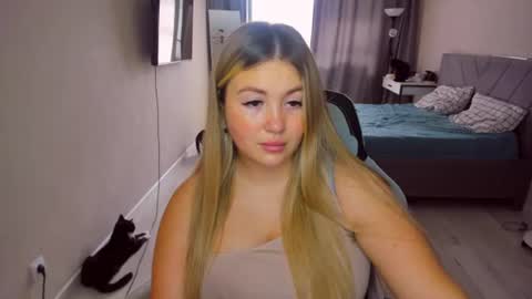 Snapshot of sarahmils chatting on 27, 7, 2026 Sarah online show from 27, 7, 2026