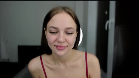 sarahphyllis online show from 8, 1, 2025