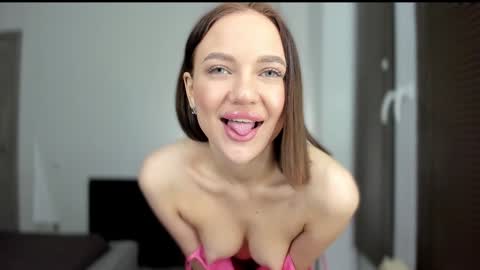 sarahphyllis online show from 23, 1, 2025