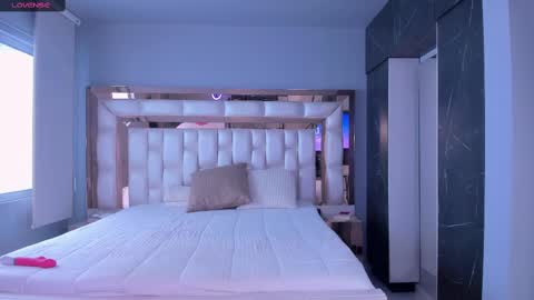 Sarah online show from 12, 3, 2025