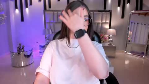 Sarah Rhodes online show from 17, 4, 2026