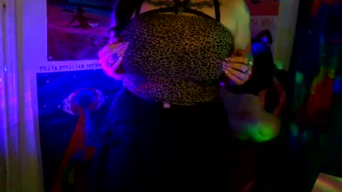 Sarah T online show from 4, 4, 2026