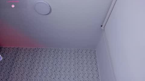 Snapshot of sarajonesxxx chatting on 17, 12, 2025 Sara jones online show from 17, 12, 2025