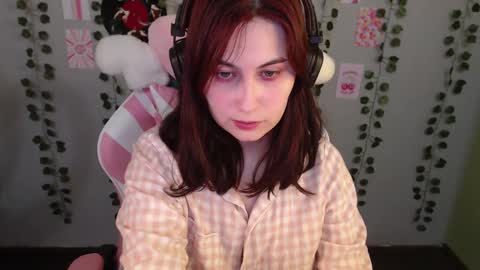 Snapshot of sarakinski chatting on 9, 2, 2025 Sara online show from 9, 2, 2025