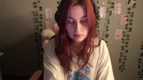 Snapshot of sarakinski chatting on 16, 9, 2025 Sara online show from 16, 9, 2025