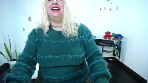 Snapshot of saralovens chatting on 24, 12, 2024 Saraloves online show from 24, 12, 2024