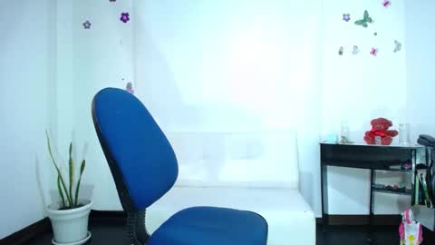 Snapshot of saralovens chatting on 27, 2, 2025 Saraloves online show from 27, 2, 2025