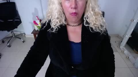 Saraloves online show from 9, 11, 2025