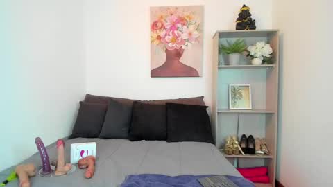 saramilf_69 online show from 23, 4, 2026