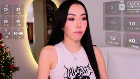 Mia online show from 2, 2, 2025