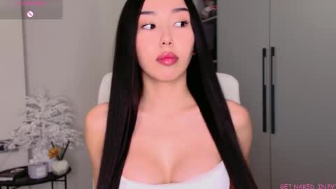 Mia online show from 24, 10, 2025