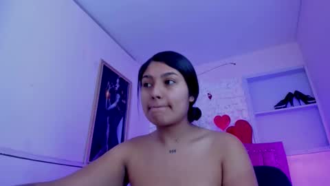 sarastonesx online show from 8, 10, 2025