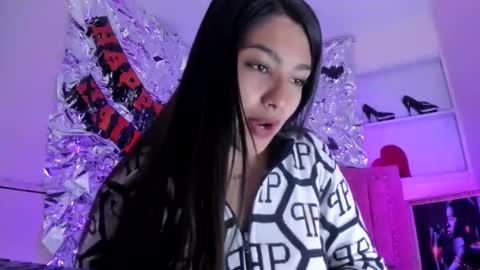 sarastonesx online show from 2, 11, 2025