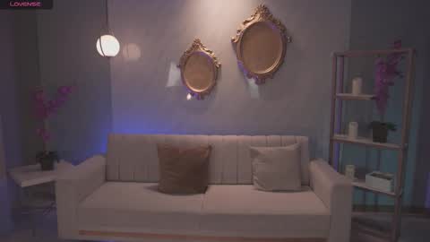 Sara Winstone online show from 11, 2, 2026