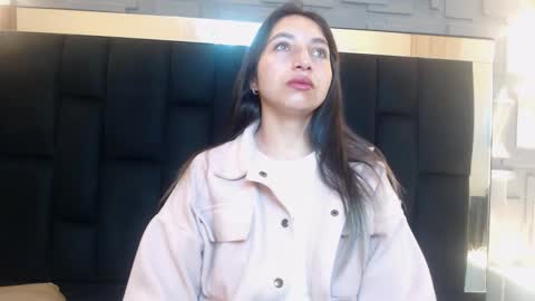 Saray Pink online show from 8, 1, 2026