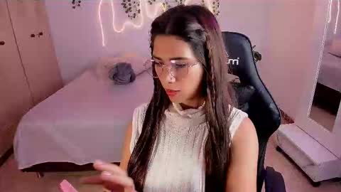 Snapshot of sarima420 chatting on 8, 10, 2025 Sarima and Leo online show from 8, 10, 2025