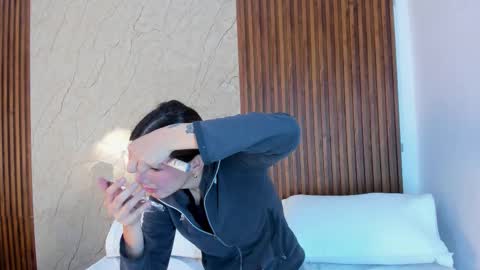  SARIYA Y ALEXIS  online show from 23, 2, 2026