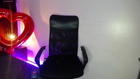 Sasha Brattz online show from 15, 2, 2025