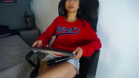 Sasha Brattz online show from 25, 2, 2025