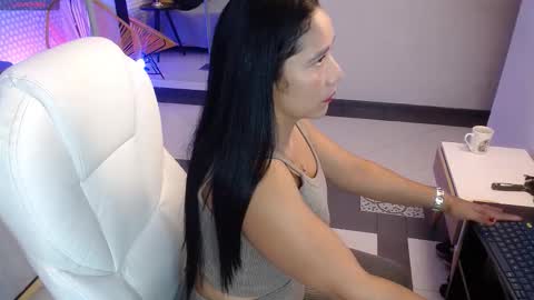 Snapshot of sashaavixen chatting on 22, 10, 2025 Sasha online show from 22, 10, 2025