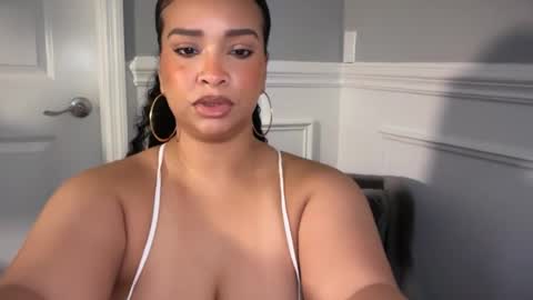 Sasha Estrella online show from 24, 7, 2026