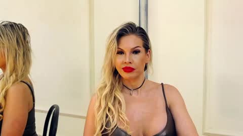 Snapshot of sashavaughn chatting on 6, 1, 2025 Sasha online show from 6, 1, 2025