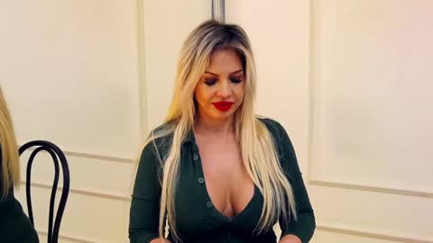 Snapshot of sashavaughn chatting on 7, 1, 2025 Sasha online show from 7, 1, 2025