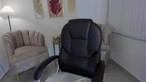 saskia litt online show from 25, 11, 2025