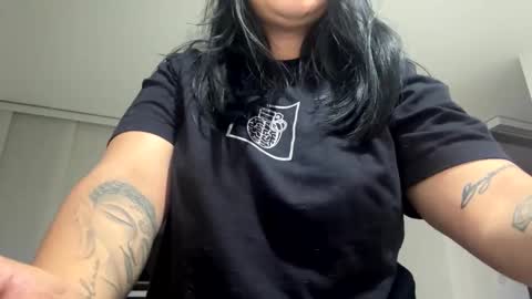 Snapshot of sasshamoon chatting on 15, 11, 2025 sasshamoon online show from 15, 11, 2025